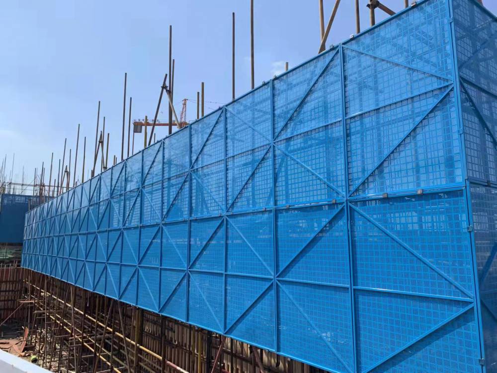 高層建筑爬架網 安全與高效的建筑外墻防護解決方案